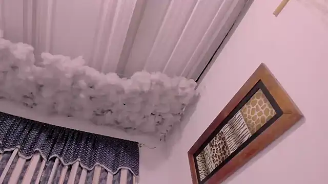 Snapshot of Lauu_G chatting on 09-24-25, 10:18 Lauu G online show from 09-24-25, 10:18