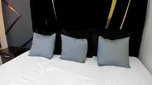 emilie xx  online show from 12-10-24, 08:38