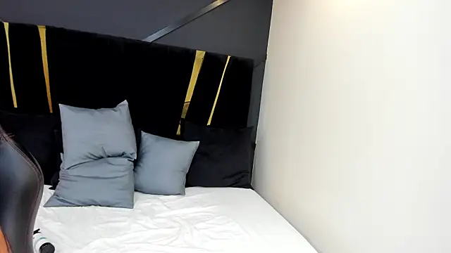 emilie xx  online show from 01-27-25, 08:28