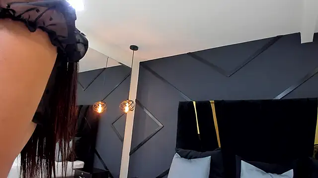 emilie xx  online show from 02-28-25, 05:15