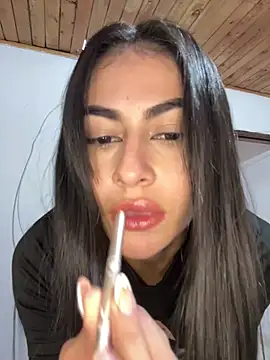 emilie xx  online show from 10-12-25, 10:31