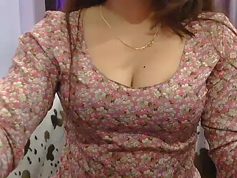 Snapshot of cutie-taara chatting on 02-24-25, 08:27 cutie-taara online show from 02-24-25, 08:27