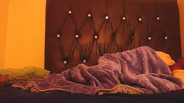 Snapshot of SexinessBae chatting on 02-20-25, 05:12 SexinessBae online show from 02-20-25, 05:12