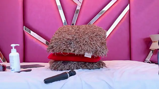 RebecaRelish online show from 01-29-25, 07:04