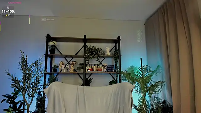 careful i bite nya online show from 10-18-25, 03:02