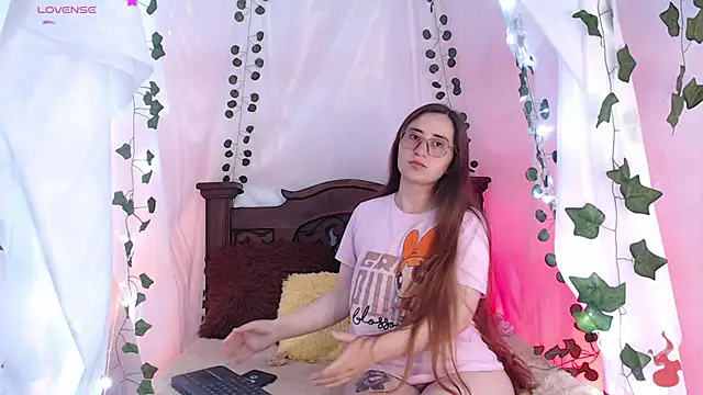 Snapshot of centaurigirl chatting on 02-24-25, 04:38 centaurigirl online show from 02-24-25, 04:38