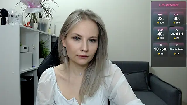 Sunny bunny6 online show from 03-17-25, 03:25