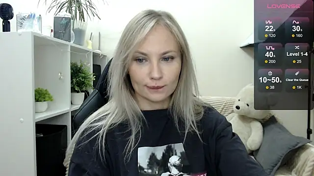 Sunny bunny6 online show from 10-28-25, 03:54