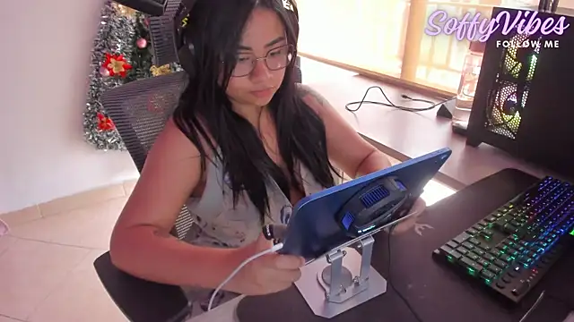 Snapshot of soffyvibes- chatting on 12-28-24, 08:25 soffyvibes- online show from 12-28-24, 08:25