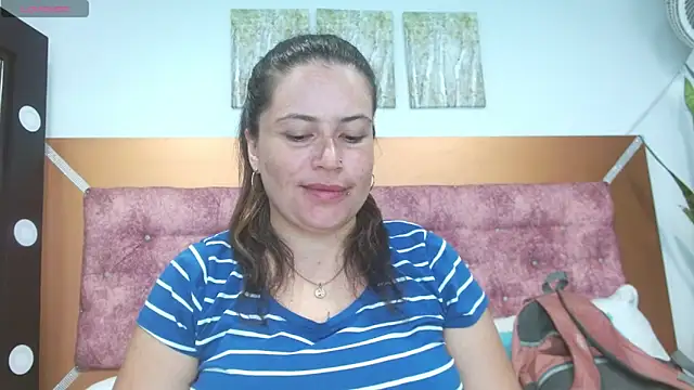 Snapshot of vennuss_89 chatting on 02-11-25, 10:48 vennuss 89 online show from 02-11-25, 10:48