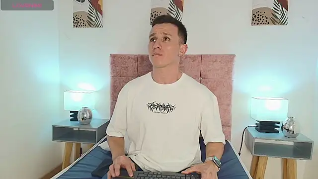 Andrewfalcon online show from 01-19-25, 07:15