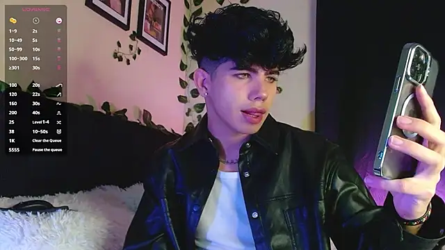 LyleBennett  online show from 03-22-25, 10:49