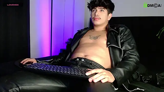 LyleBennett  online show from 09-24-25, 01:36