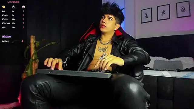 LyleBennett  online show from 07-27-26, 03:30