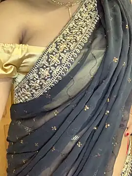 Snapshot of Doodhwaali chatting on 01-21-25, 06:45 Doodhwaali online show from 01-21-25, 06:45