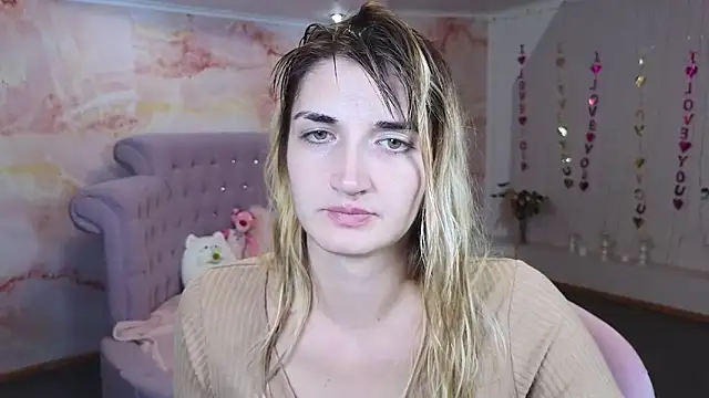 Snapshot of Nika_Kitten chatting on 10-22-25, 05:24 Nika Kitten online show from 10-22-25, 05:24