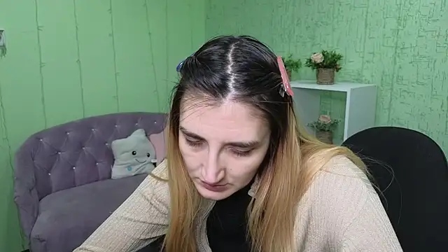 Nika Kitten online show from 12-18-25, 10:43