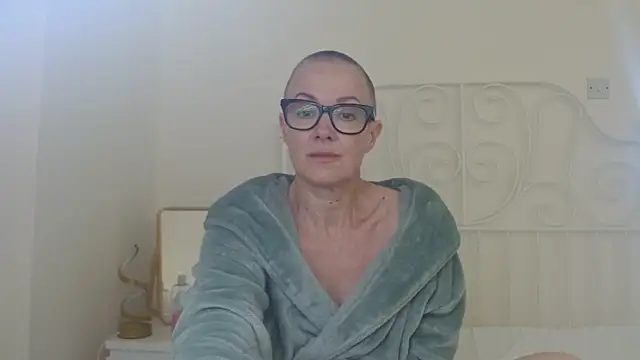 Snapshot of ELEGANT-ARIA36 chatting on 05-15-26, 12:01 ELEGANT-ARIA36 online show from 05-15-26, 12:01