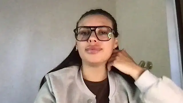 Snapshot of MoonriseGoddess chatting on 06-02-26, 09:33 MoonriseGoddess online show from 06-02-26, 09:33
