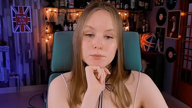 VivienLeeigh online show from 01-14-25, 04:18