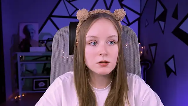 VivienLeeigh online show from 02-13-25, 07:21