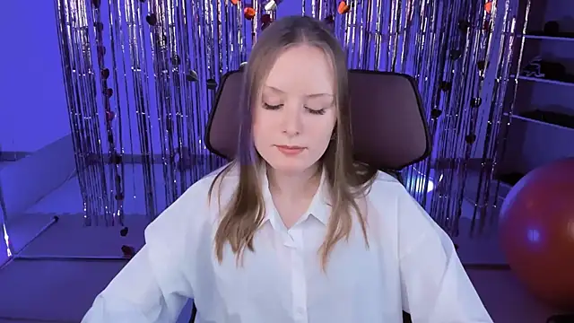 VivienLeeigh online show from 03-17-25, 04:22