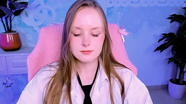 VivienLeeigh online show from 10-13-25, 01:44