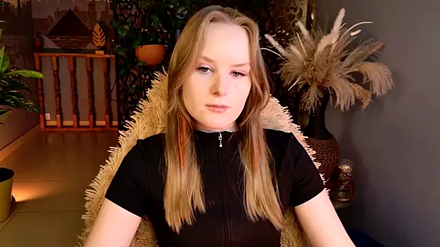 Snapshot of VivienLeeigh chatting on 05-15-26, 05:47 VivienLeeigh online show from 05-15-26, 05:47