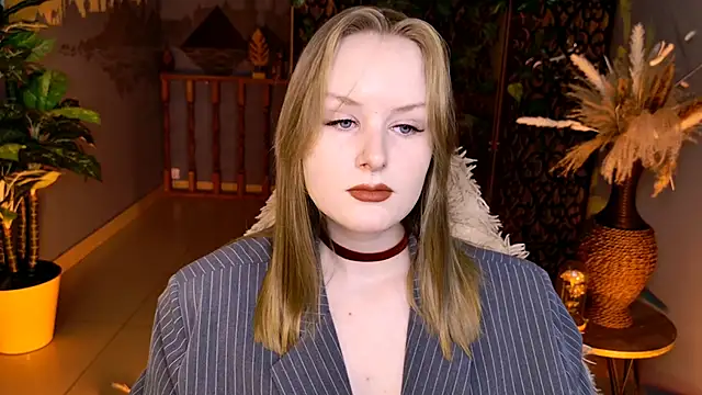 VivienLeeigh online show from 06-05-26, 05:14