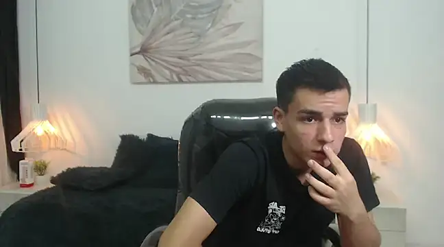 hot boy x18 online show from 12-05-24, 10:34