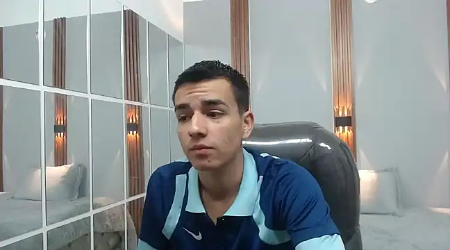 hot boy x18 online show from 12-11-24, 12:44