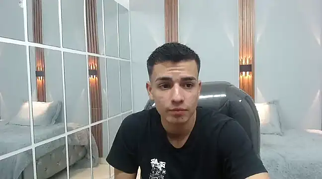 hot boy x18 online show from 12-12-24, 10:42