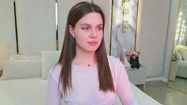 RihannaRose online show from 04-15-26, 07:58