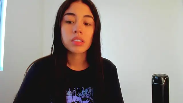 Snapshot of AriaMontgomery chatting on 07-16-26, 11:00 AriaMontgomery online show from 07-16-26, 11:00