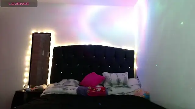 holy juli online show from 02-11-25, 04:33