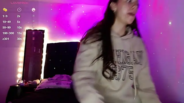 holy juli online show from 02-11-25, 07:33