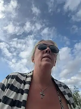 sexylady1983 online show from 08-01-26, 06:51