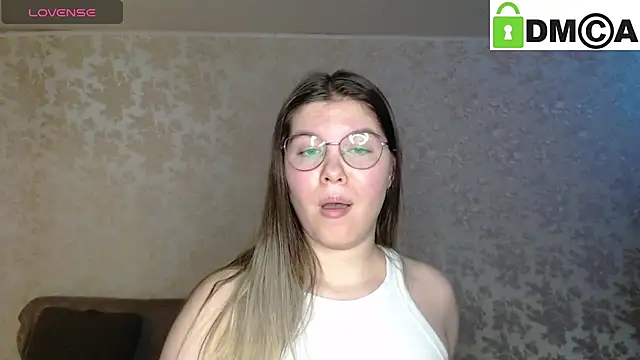 Snapshot of holy_michela chatting on 12-17-24, 03:17 holy michela online show from 12-17-24, 03:17