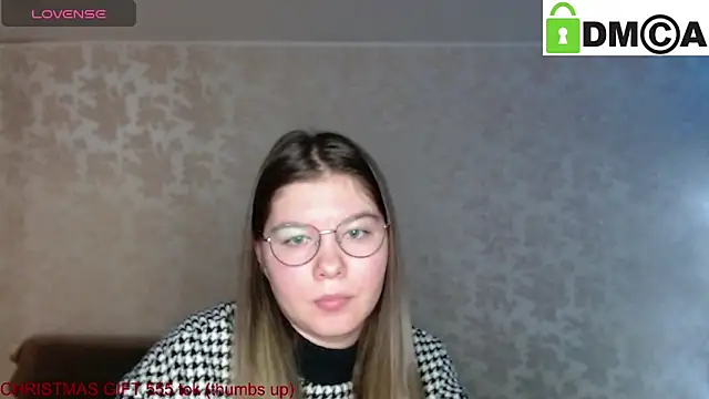 Snapshot of holy_michela chatting on 12-26-24, 02:44 holy michela online show from 12-26-24, 02:44