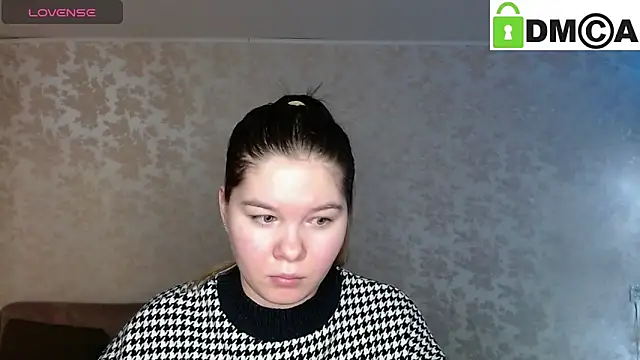 Snapshot of holy_michela chatting on 12-27-24, 02:58 holy michela online show from 12-27-24, 02:58