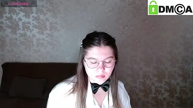 Snapshot of holy_michela chatting on 02-19-25, 06:00 holy michela online show from 02-19-25, 06:00