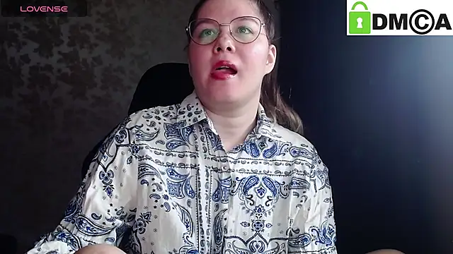 Snapshot of holy_michela chatting on 10-14-25, 06:36 holy michela online show from 10-14-25, 06:36