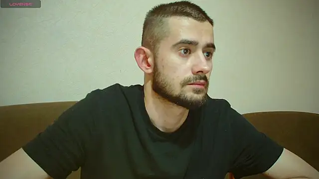 Snapshot of Sweet__Daddy chatting on 01-09-25, 05:54 Sweet Daddy online show from 01-09-25, 05:54