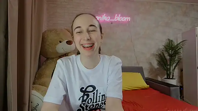 Anika bloom online show from 03-20-25, 09:56