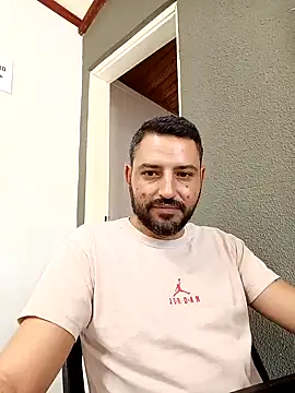 Snapshot of P4uzud4O chatting on 03-29-26, 01:33 P4uzud4O online show from 03-29-26, 01:33