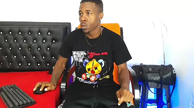 Snapshot of Damian_hart_24CM chatting on 09-11-25, 10:15 Damian hart 24CM online show from 09-11-25, 10:15