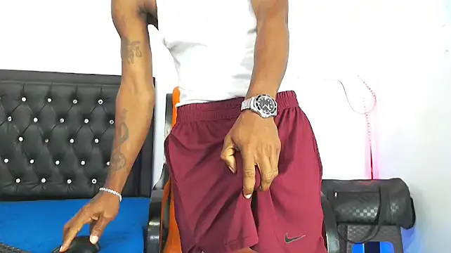 Snapshot of Damian_hart_24CM chatting on 10-14-25, 09:10 Damian hart 24CM online show from 10-14-25, 09:10