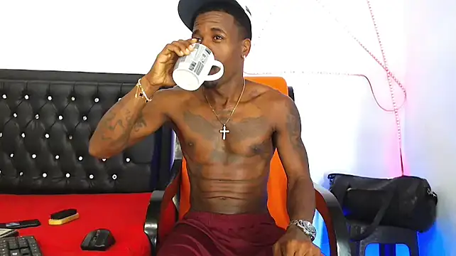 Snapshot of Damian_hart_24CM chatting on 11-06-25, 02:45 Damian hart 24CM online show from 11-06-25, 02:45