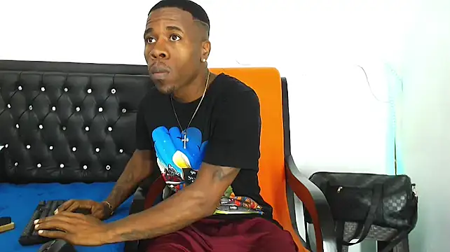 Snapshot of Damian_hart_24CM chatting on 11-22-25, 09:52 Damian hart 24CM online show from 11-22-25, 09:52