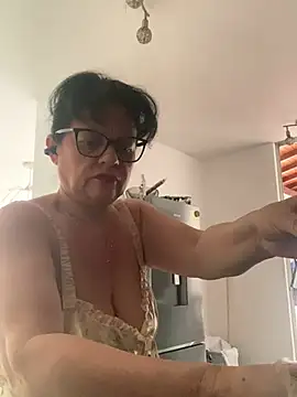 Sharongirl07 online show from 04-18-26, 01:15